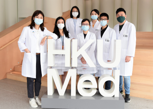 HKUMed researchers unveil a novel molecular mechanism underlying liver cancer drug resistance and tumour recurrence. The research team includes (front row from left): Dr Stephanie Ma, Associate Professor of the School of Biomedical Sciences, HKUMed, PhD student Ms Jane Loong Ho-chun, Dr Zhou Lei, Dr Wong Tin-lok, Dr Ng Kai-yu; (back row from left)  Dr Tong Man and Ms Yu Huajian.
 